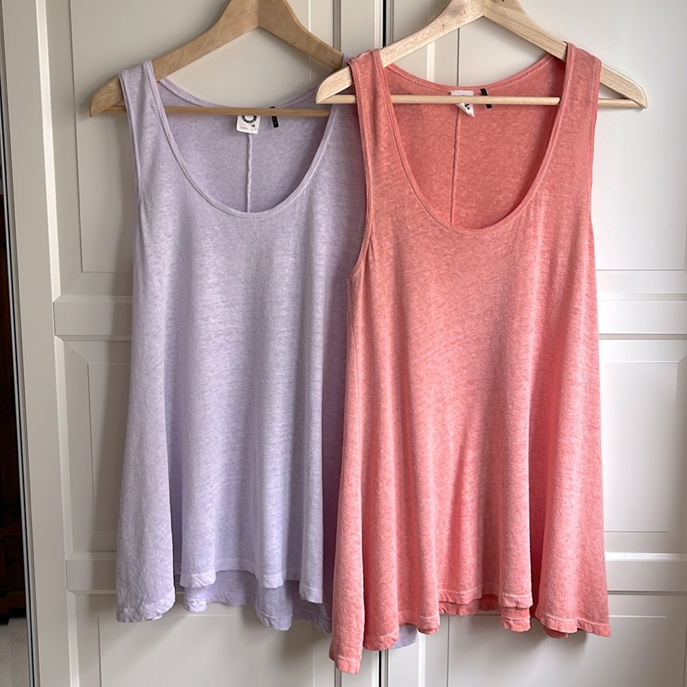 2 Y2K Akemi + Kin linen/cotton slub knit tanks, one in peach, one in lilac US M